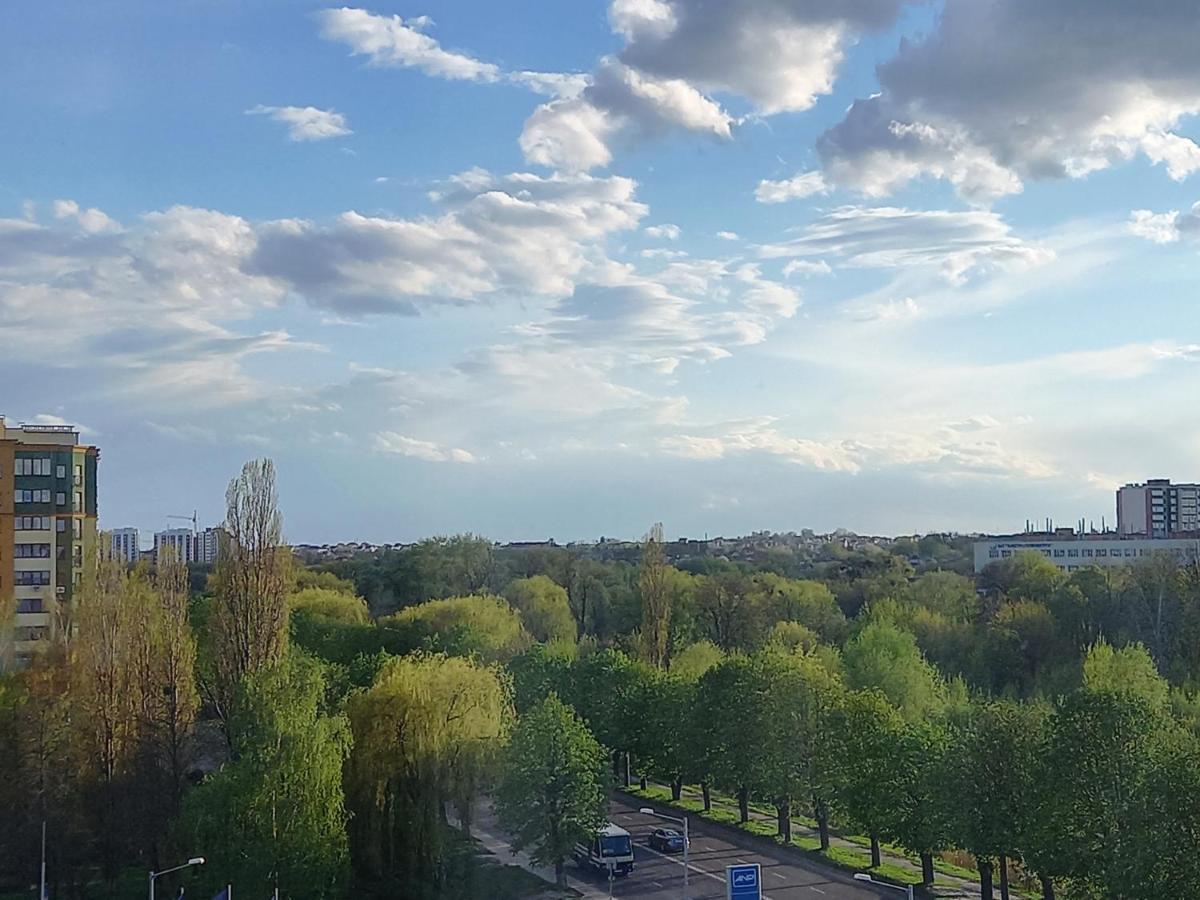 Апартаменти Люкс В Центрі, На Вулиці Набережна,10 З Парковкою Lutsk Exterior photo